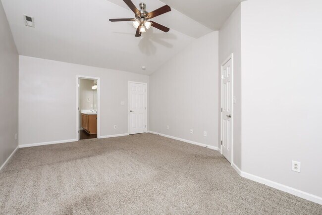 Building Photo - 4027 Taylor Oaks Dr