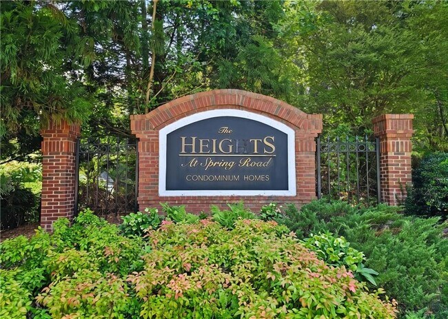 Building Photo - 210 Spring Heights Ln