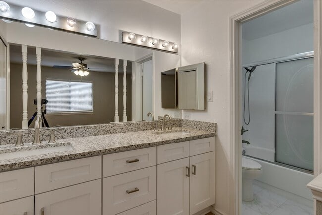 Building Photo - 114 Camilla Ln