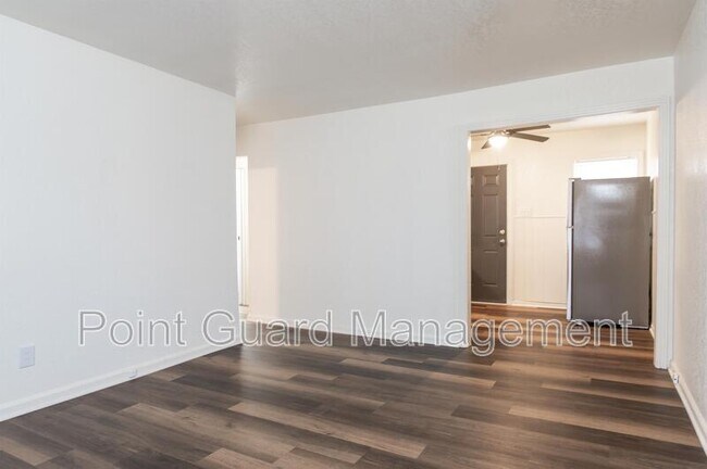 Building Photo - 3201-3207 S Waco Ave