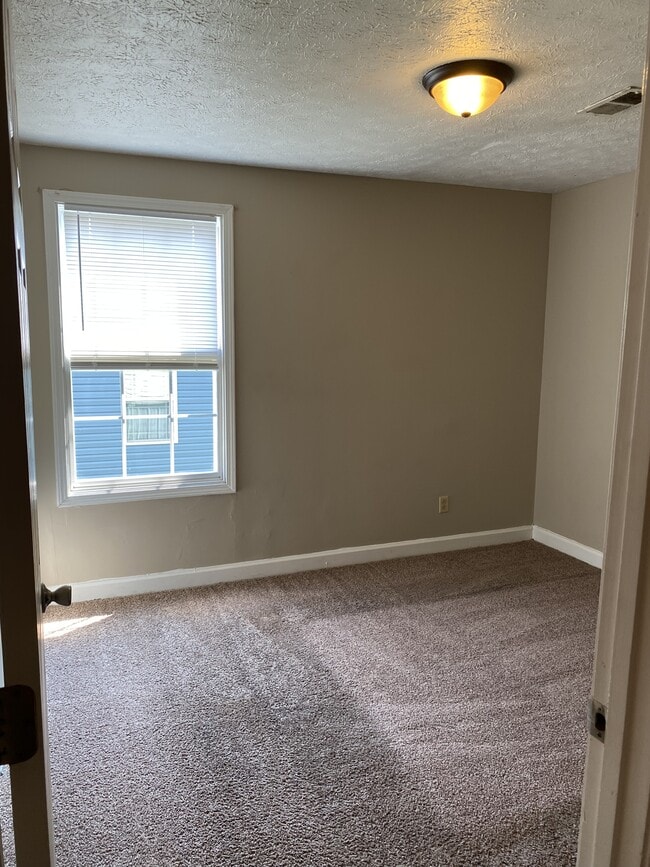 Building Photo - 307 Belew St