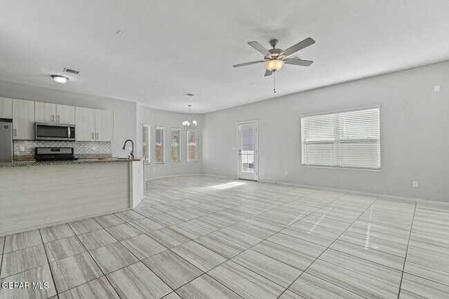 Building Photo - 12922 Clevedon St