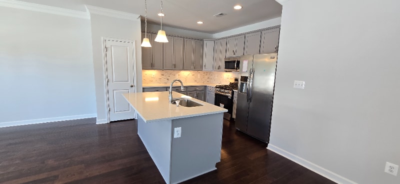 Building Photo - 8104 Side Spg Ter