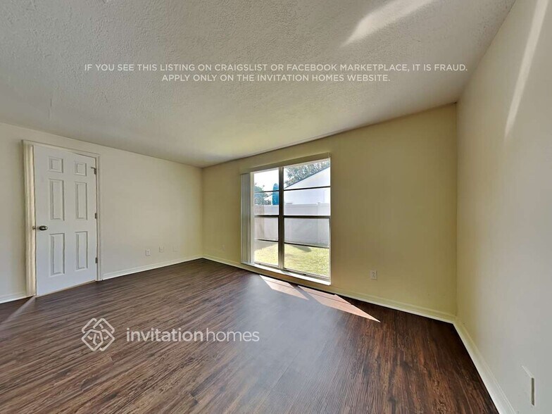 Building Photo - 10102 Benbrook Ct