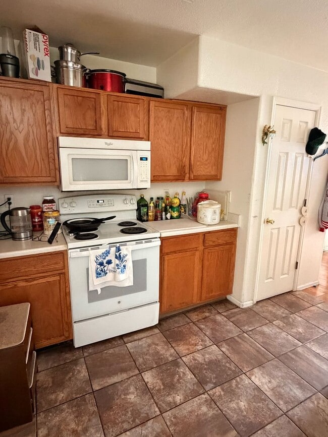 Building Photo - 1295 S Zeno Cir