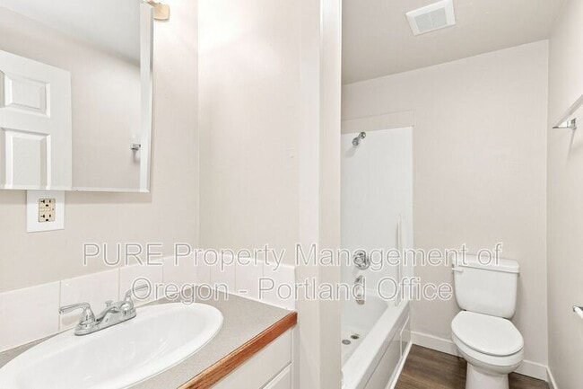 Building Photo - 18411 E Burnside St