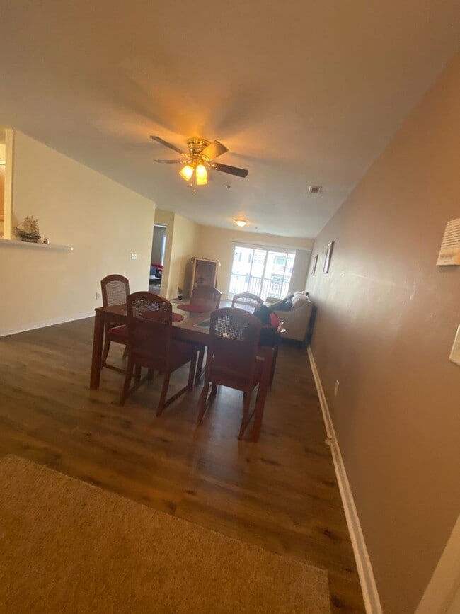 Building Photo - Third Level Condo in Kernersville!