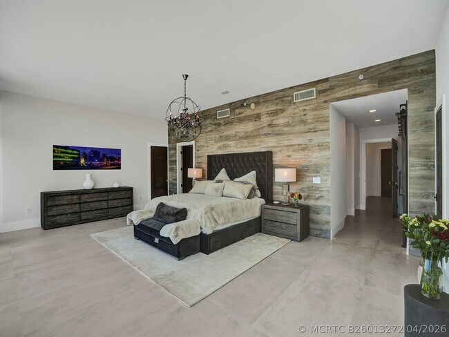 Building Photo - 17301 Biscayne Blvd