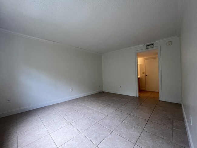 Building Photo - 4354 NW 9th Ave