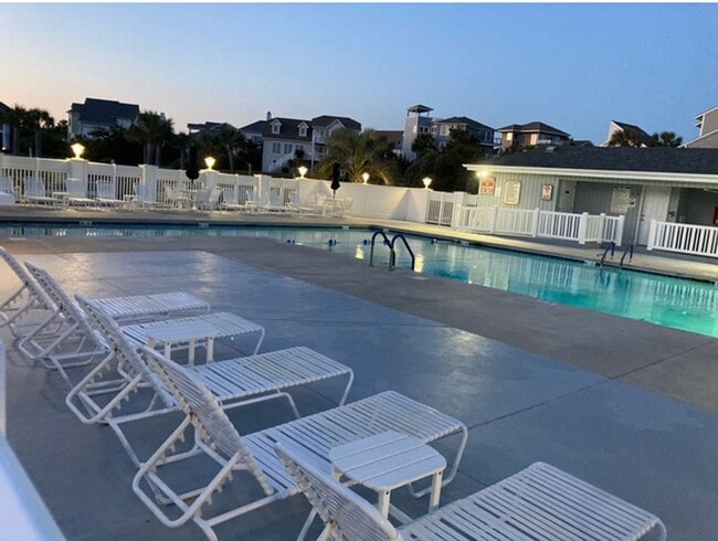 Building Photo - Emerald Isle Gated Community