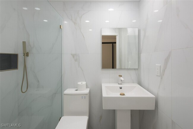 Building Photo - 1434 Archer St