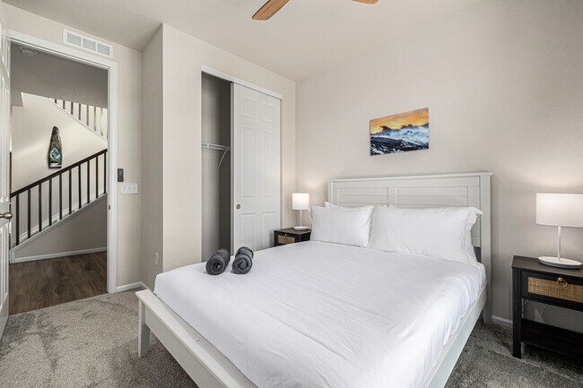 Building Photo - 9096 Uravan Ct