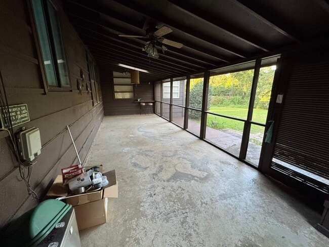 Building Photo - 1173 Seminole Dr