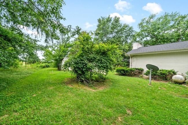 Building Photo - 4 Bedroom Country Style Home For Rent!