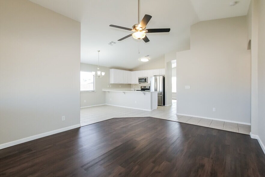 Building Photo - 4503 N 88th Ave