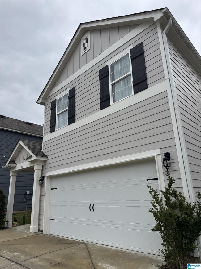 Building Photo - 204 Chelsea Park Rd