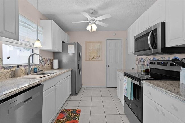 Building Photo - 1330 La Jolla Cir