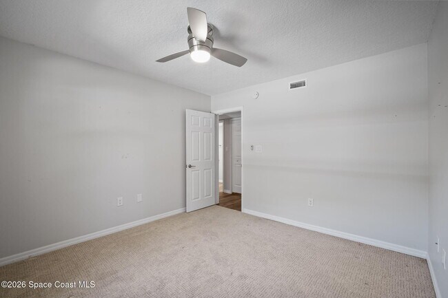 Building Photo - 1600 Woodland Dr