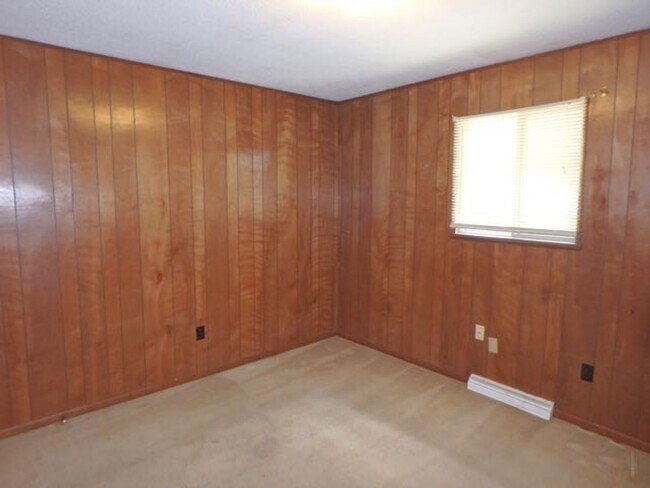 Building Photo - 3410 Bonny Linn Dr