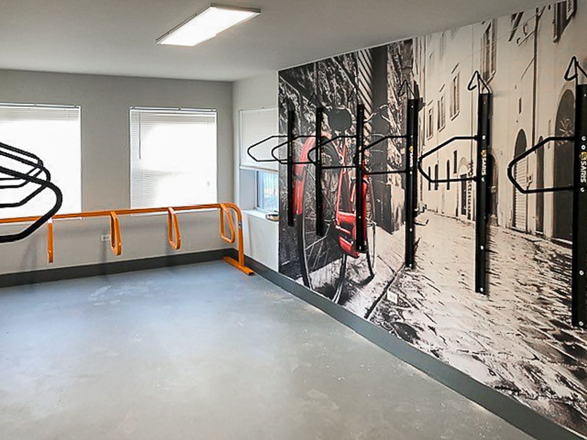 Building Photo - 2523 W Leland Ave