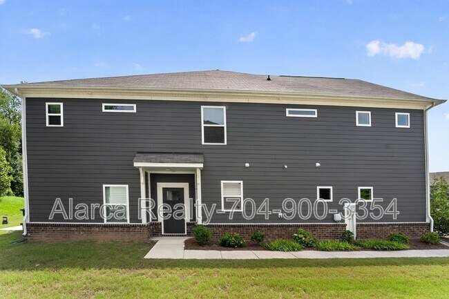 Building Photo - 230 Quinn Rd