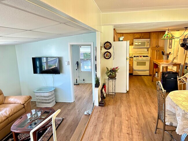 Building Photo - 425 Bougainvilla Dr