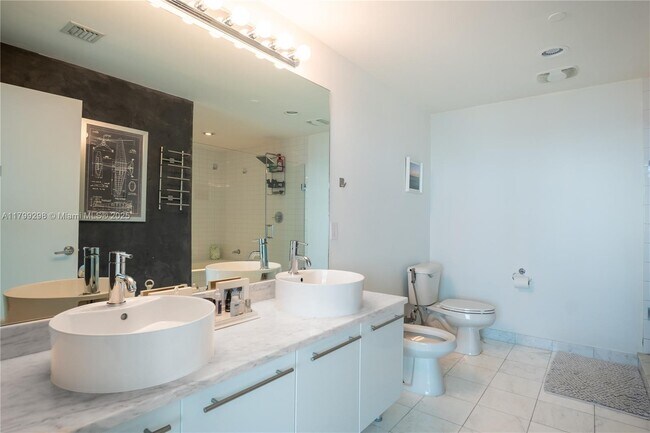 Building Photo - 888 Biscayne Blvd