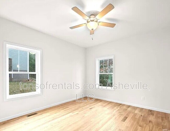 Building Photo - 7 Berry Crst Ln