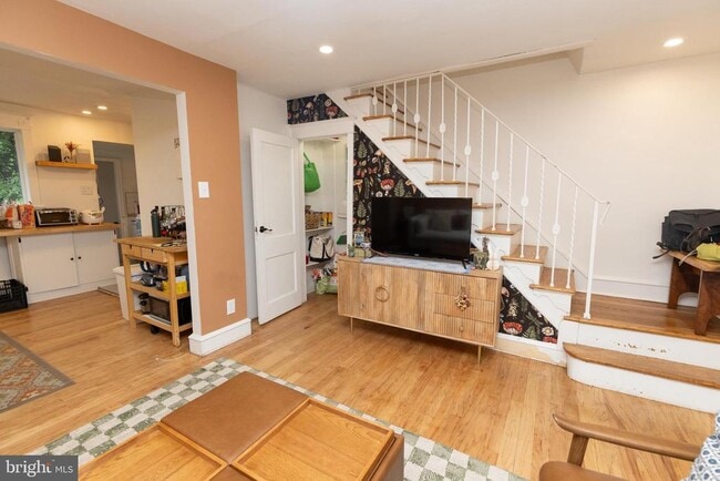 Building Photo - 3429 Osmond St