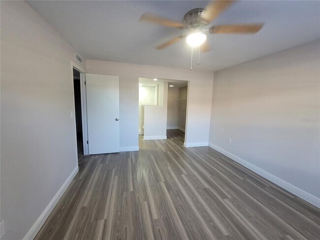 Building Photo - 1160 Calle Del Norte