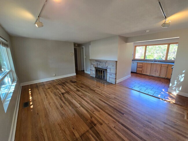 Building Photo - 15502 9th Ave NE