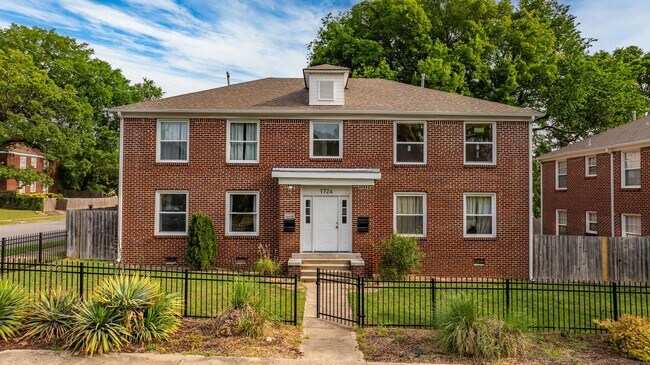 Building Photo - 1724 W 19th St