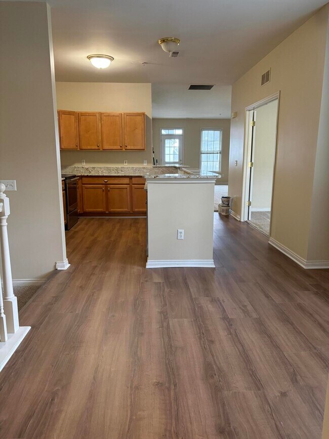 Building Photo - 534 Constitution St