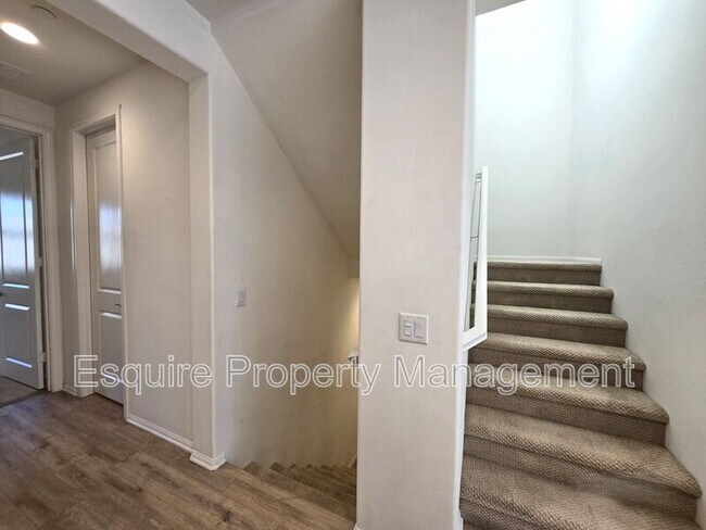 Building Photo - 433 Castiano St