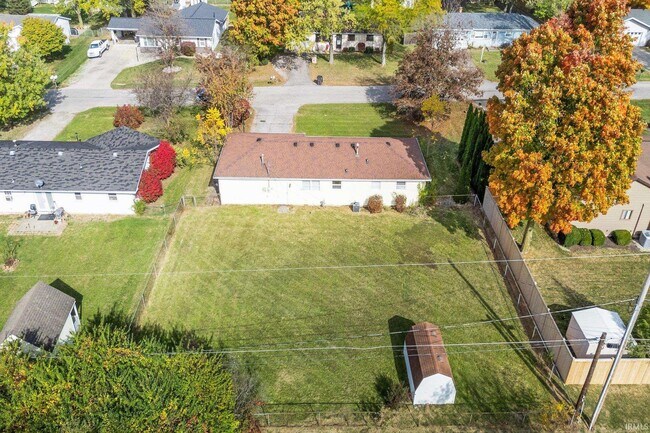 Building Photo - 2221 Graham Dr