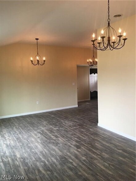 Building Photo - 2443 Amberly Dr