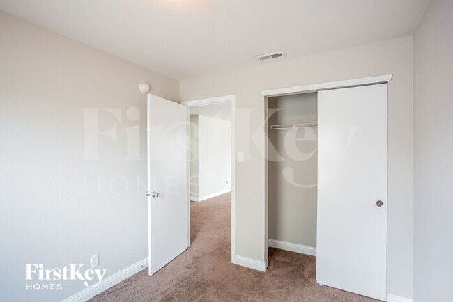 Building Photo - 10171 Cumberland Pointe Blvd