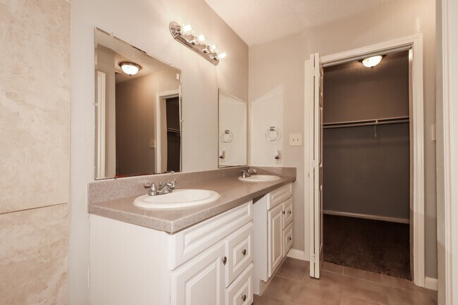 Building Photo - 334 Cypresswood Dr