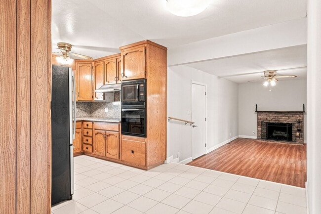 Building Photo - 4448 Irvington Ave