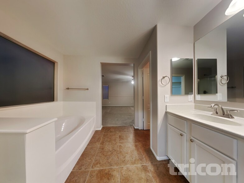 Building Photo - 11878 N 154th Ln