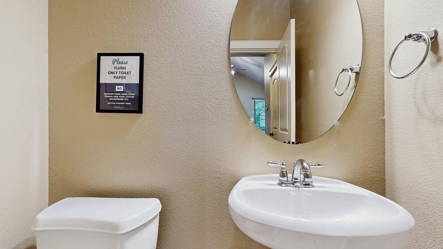 Building Photo - Beautifully updated home in a peaceful Geo...