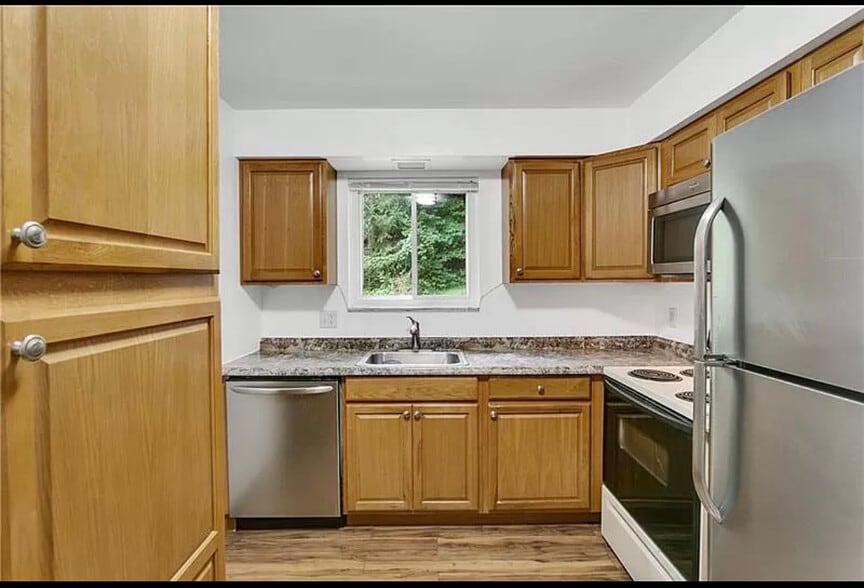 Building Photo - 3449 Middletown Rd