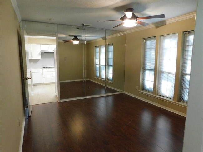 Building Photo - 2711 River Birch Dr