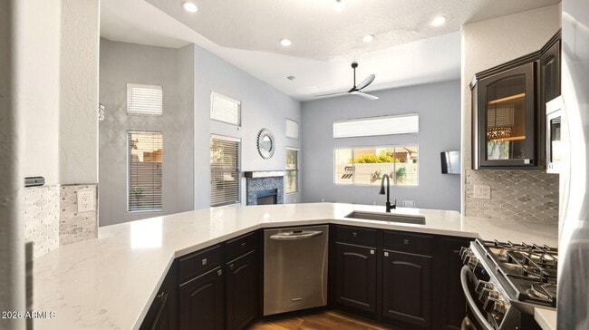 Building Photo - 9065 E Gary Rd