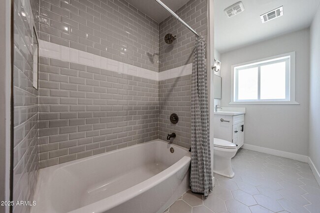 Building Photo - 3524 N 36th St