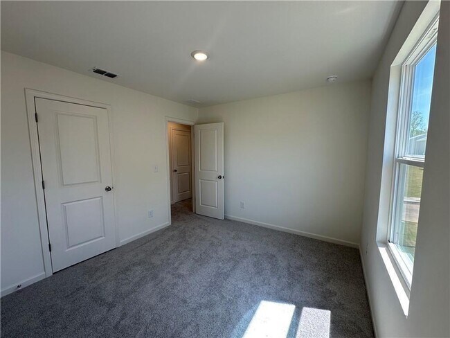 Building Photo - 199 Champions Blvd