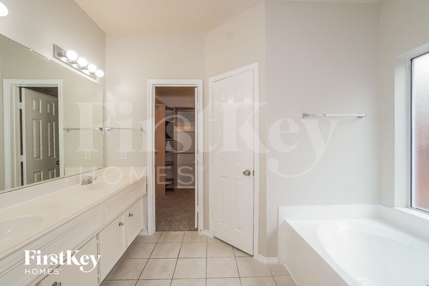 Building Photo - 11511 Maple Falls Dr