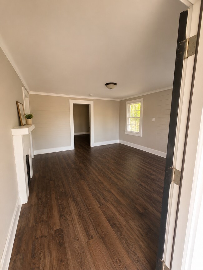 Building Photo - 3840 Napier Ave