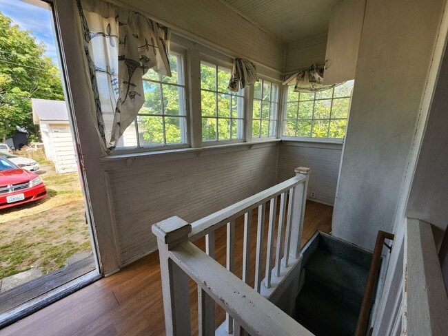 Building Photo - Pre-Leasing for September - 4bed/2bath House