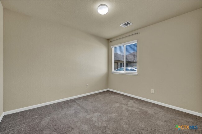 Building Photo - 1048 Lilac Wind